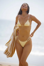 Slip bikini ROSA con lacci laterali in latticello