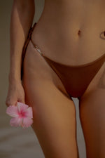 Slip bikini ROSA con lacci laterali in Jasper Brown