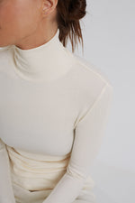 FILIPPA Base Layer Top in Cream