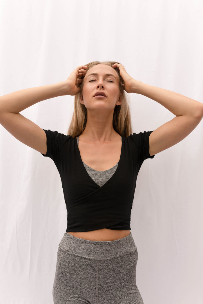Top avvolgente ISABELLE in nero